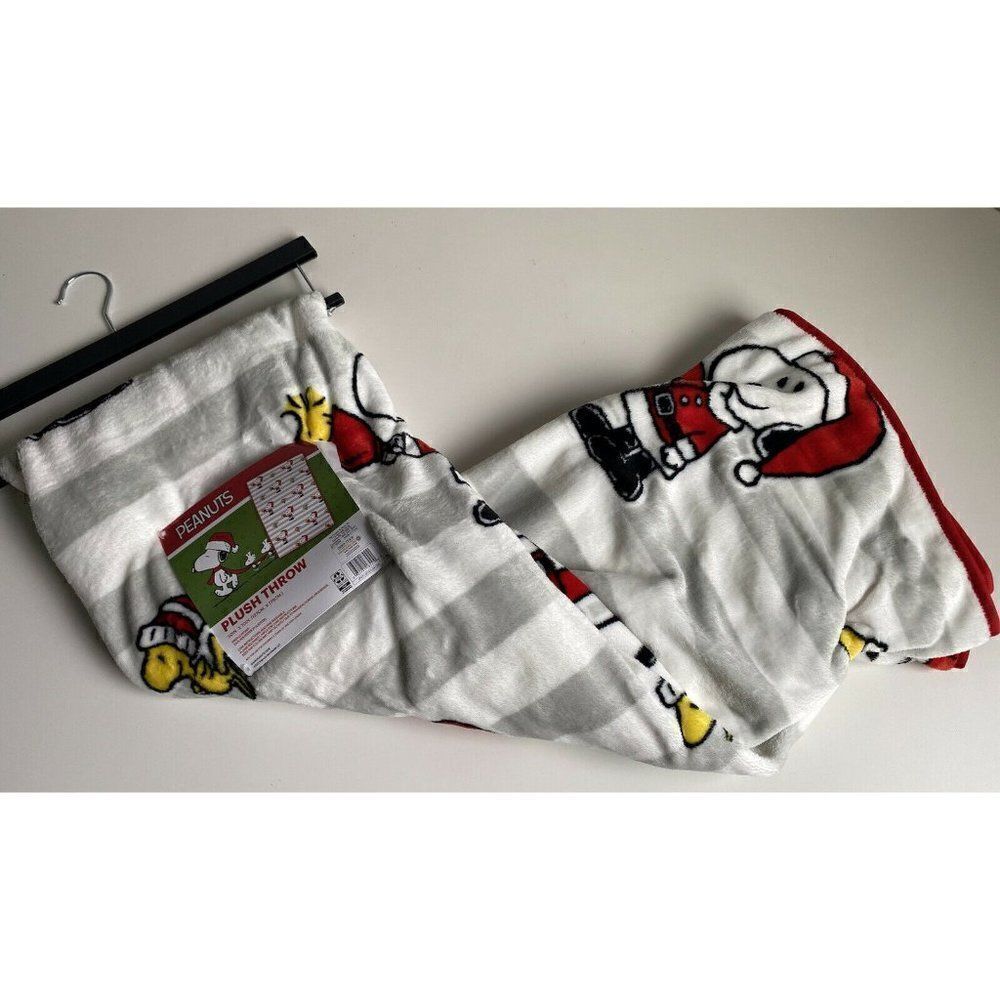 Peanuts Snoopy Woodstock Christmas Santa‎ Hat Soft Plush Throw Blanket Woodstock